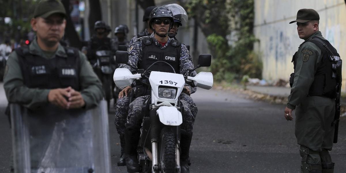 Pri zrážkach medzi ilegálnymi baníkmi a armádou vo Venezuele zahynulo 18 ľudí