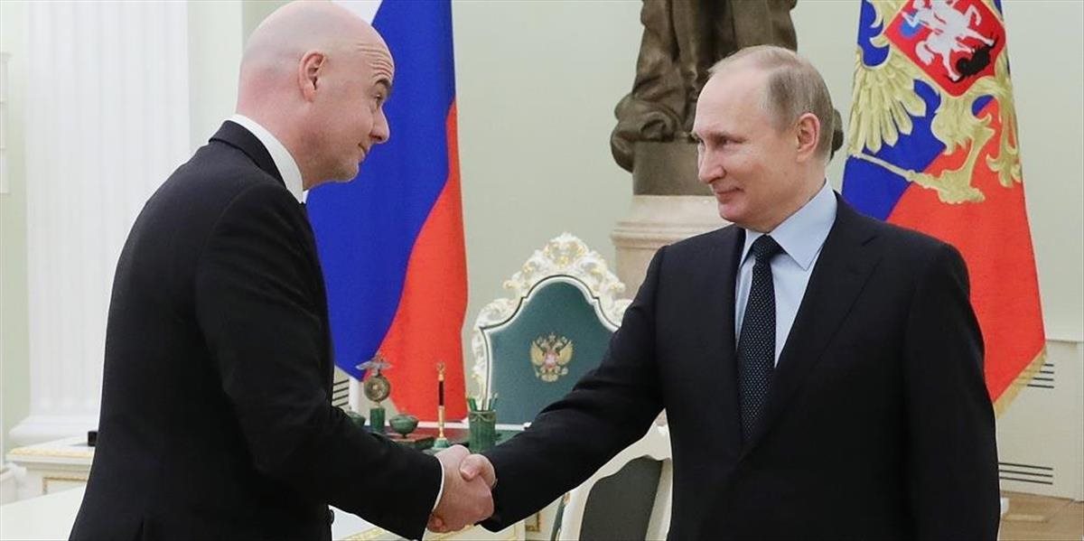 Infantino sa stretol s Putinom, pochválil prípravy na futbalový šampionát