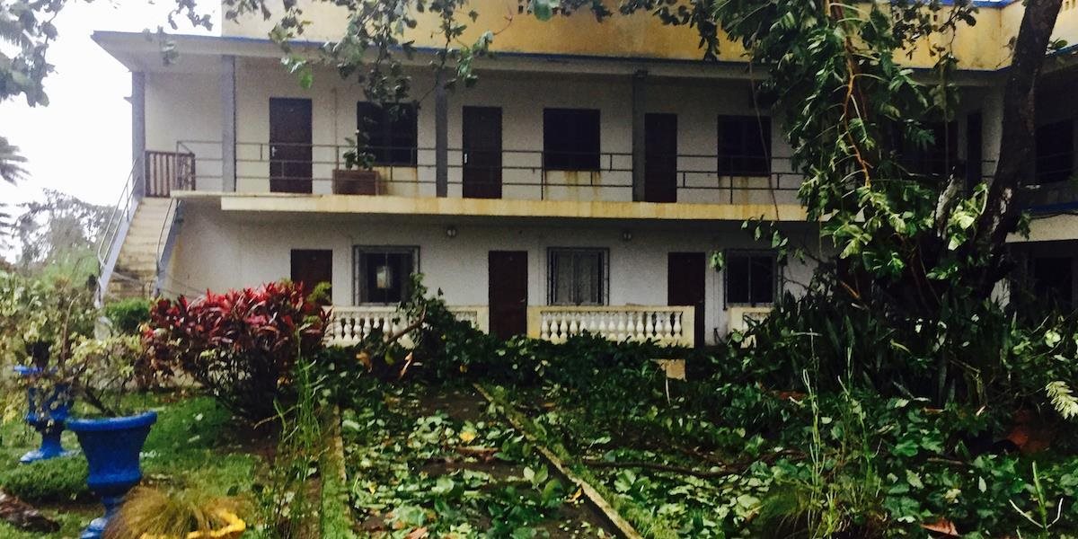 FOTO Cyklón Gita zničil na Tongu budovu parlamentu, kostoly aj domy