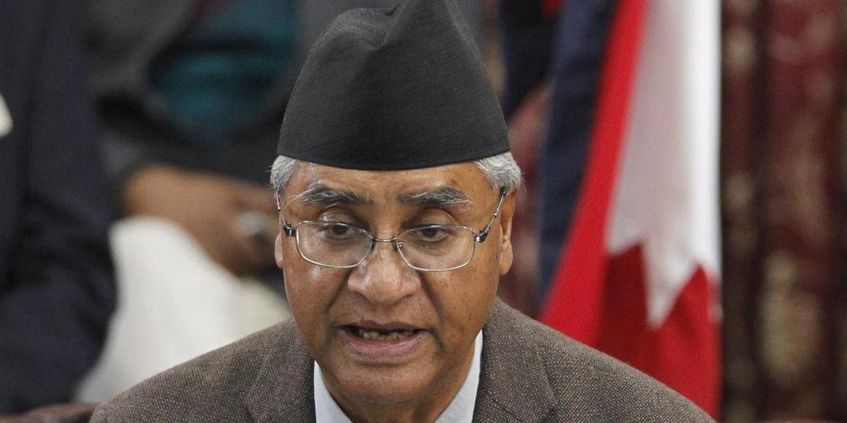 Premiér Deuba odstúpil po volebnej porážke; vlády v Nepále sa ujmú komunisti
