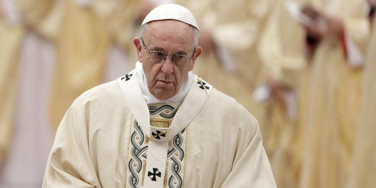 Pápež František upriamil svoju pozornosť na obete sexuálneho zneužívania, snaží sa tak zmierniť škandál