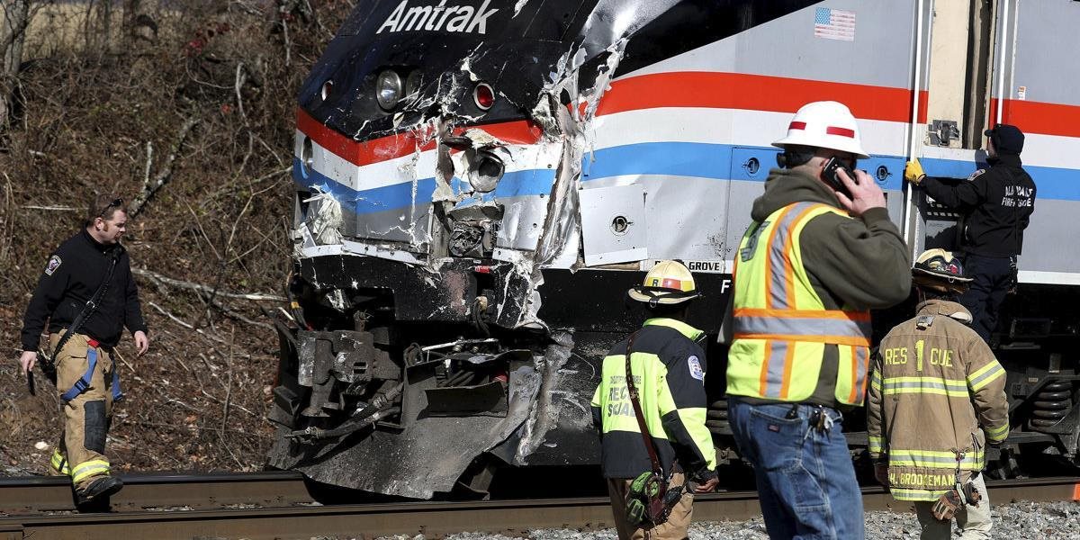 Vykoľajenie nákladného vlaku v štáte New York si vyžiadalo dvoch zranených