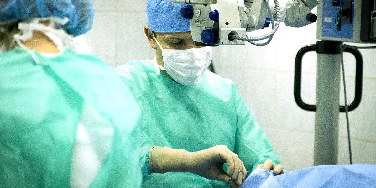 Spolupráca sa vyplatila, v Košiciach naraz odoperovali nádor a zrekonštruovali prsník onkologickej pacientke