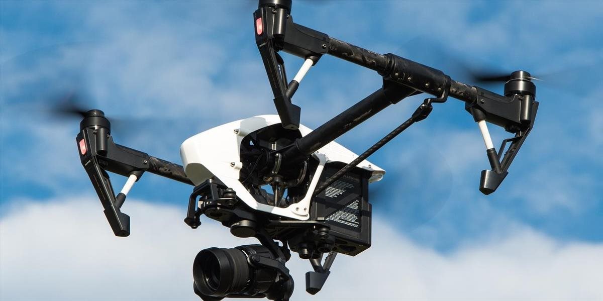 V Srbsku zatkli Američanov a Ukrajincov za pokus fotografovať pomocou dronu
