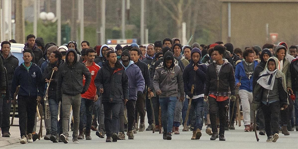 Pri pobreží Líbye zadržali vyše 300 migrantov na ceste do Európy