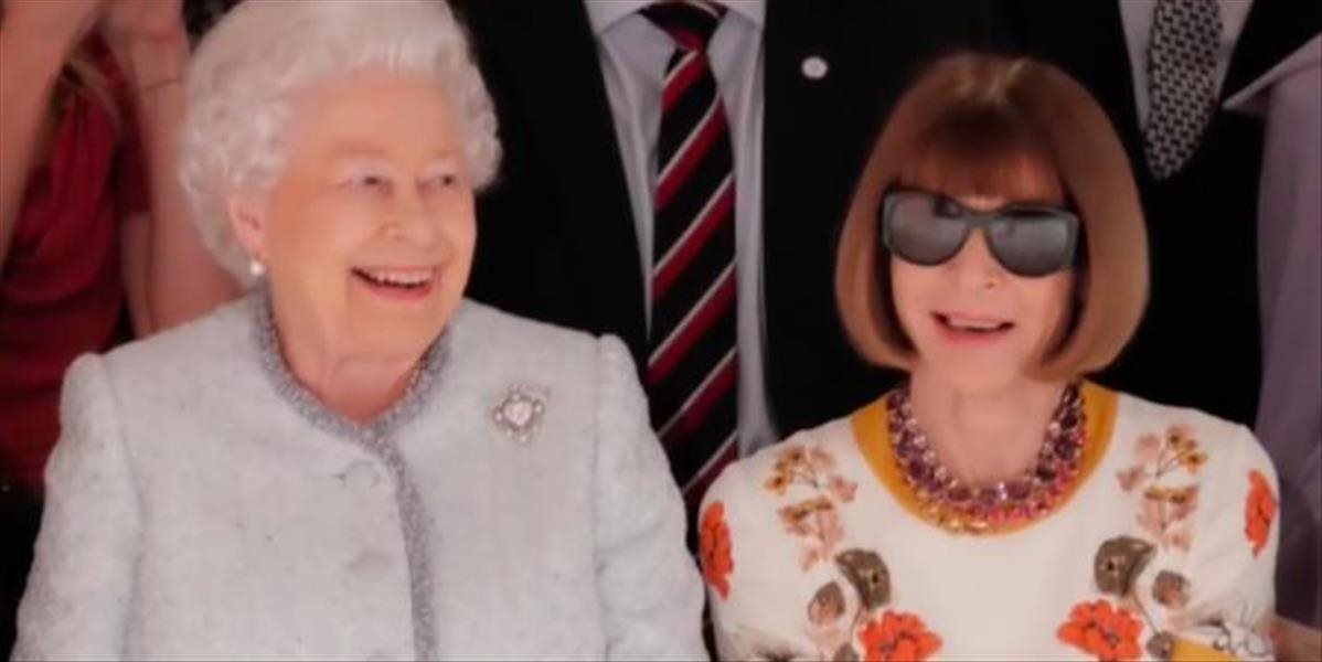 FOTO + VIDEO Britská kráľovná prekvapila. Prvýkrát v živote navštívila londýnsky týždeň módy