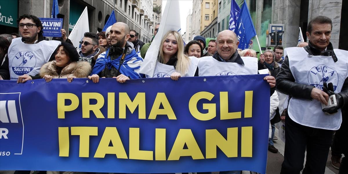 Taliani pochodujú na protest proti fašizmu, rasizmu, reformám a očkovaniu