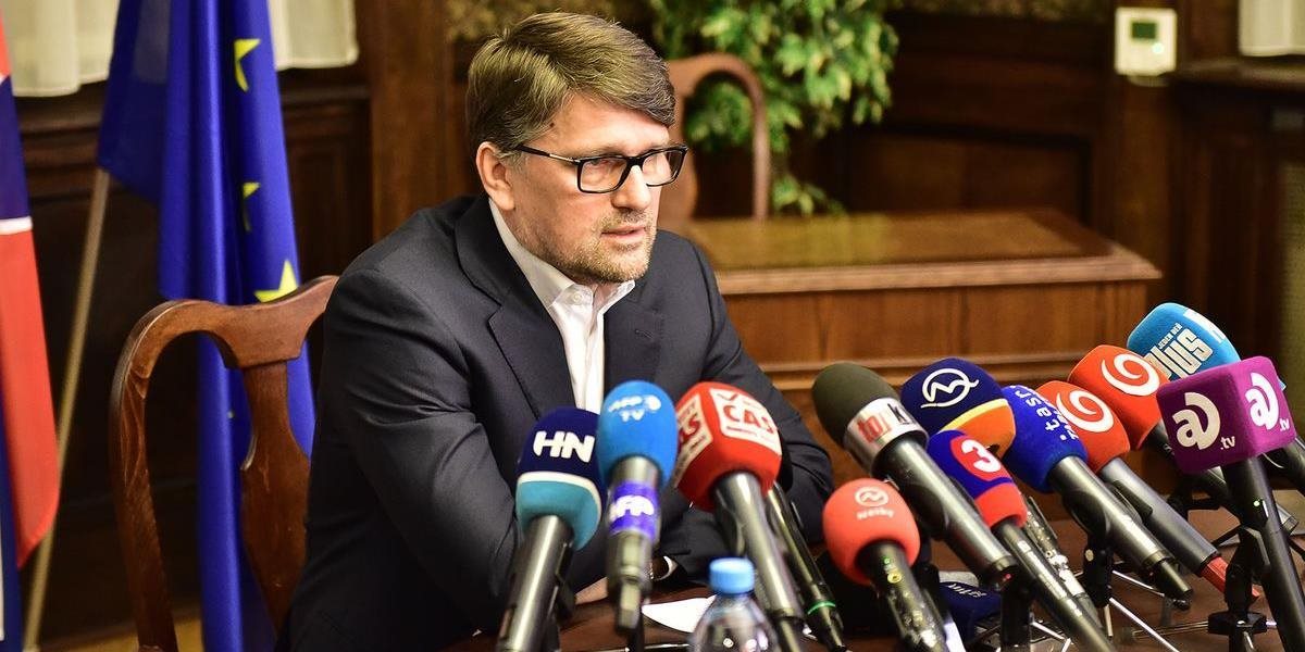 VIDEO+FOTO Maďarič odstupuje z funkcie ministra, nevie sa zmieriť s ohavnou vraždou novinára a jeho priateľky