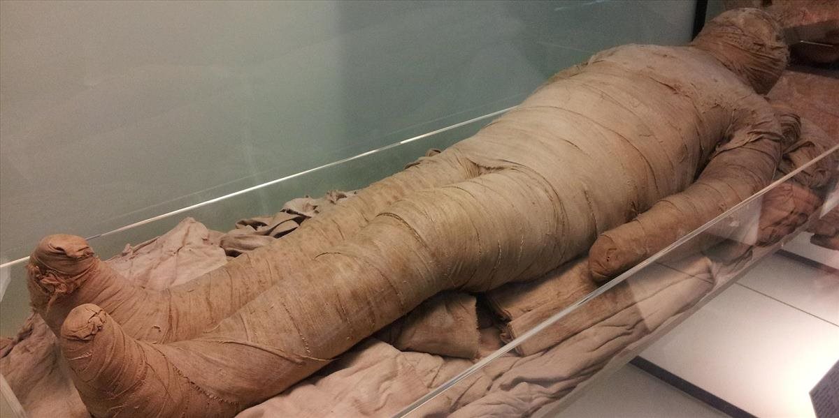 Na päťtisícročných múmiách našli najstaršie figurálne tetovania na svete