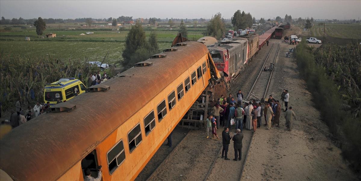 Egyptský prezident nariadil po zrážke vlakov celoštátne kontroly na železniciach