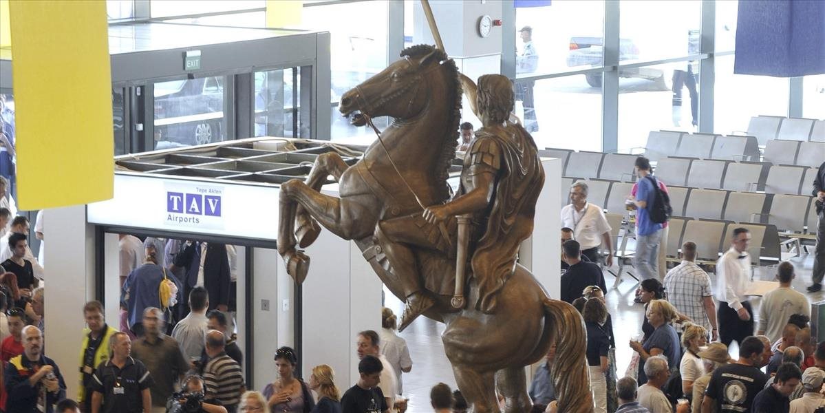 Macedónsko odstránilo sochu Alexandra Veľkého z letiska v Skopje