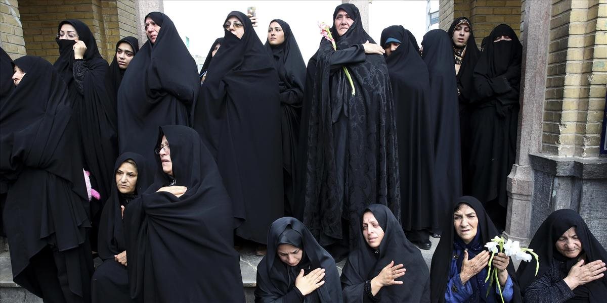 Desiatky žien v Iráne nepustili na futbalové derby, odviedli ich na "správne miesto"