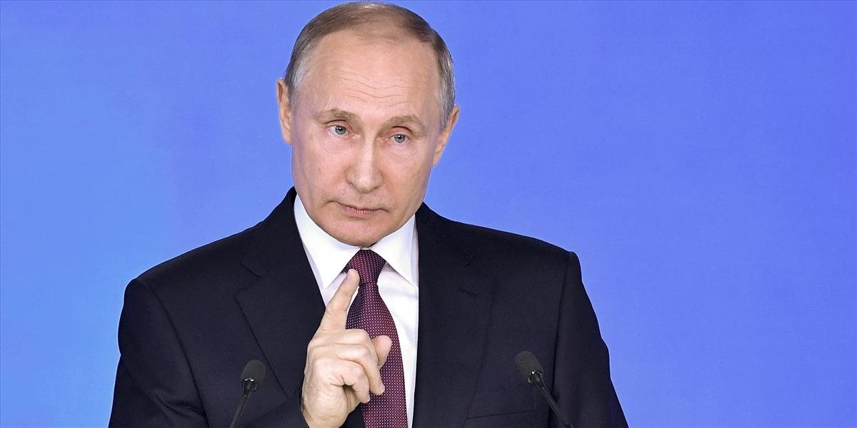 Putin vyzval USA, aby poskytli dôkazy o zasahovaní do prezidentských volieb