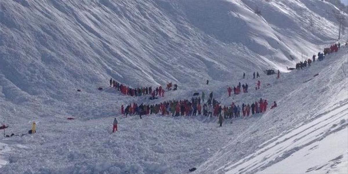 Pád lavín vo Francúzskych Alpách si vyžiadali dve ľudské obete