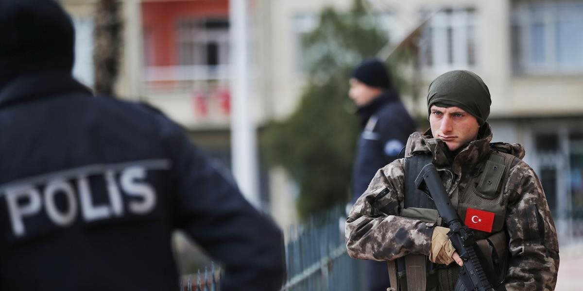 Polícia v Turecku zadržala 12 osôb podozrivých z napojenia na Islamský štát