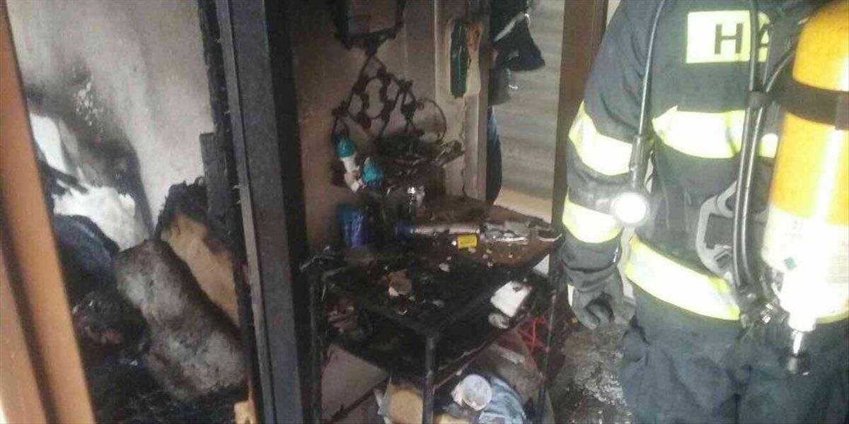FOTO Pri požiari bytu v Košiciach sa šesť ľudí nadýchalo splodín