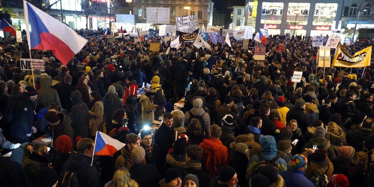 Nie komunistickým "mlátičkám", Česi protestujú proti zvoleniu Ondráčka