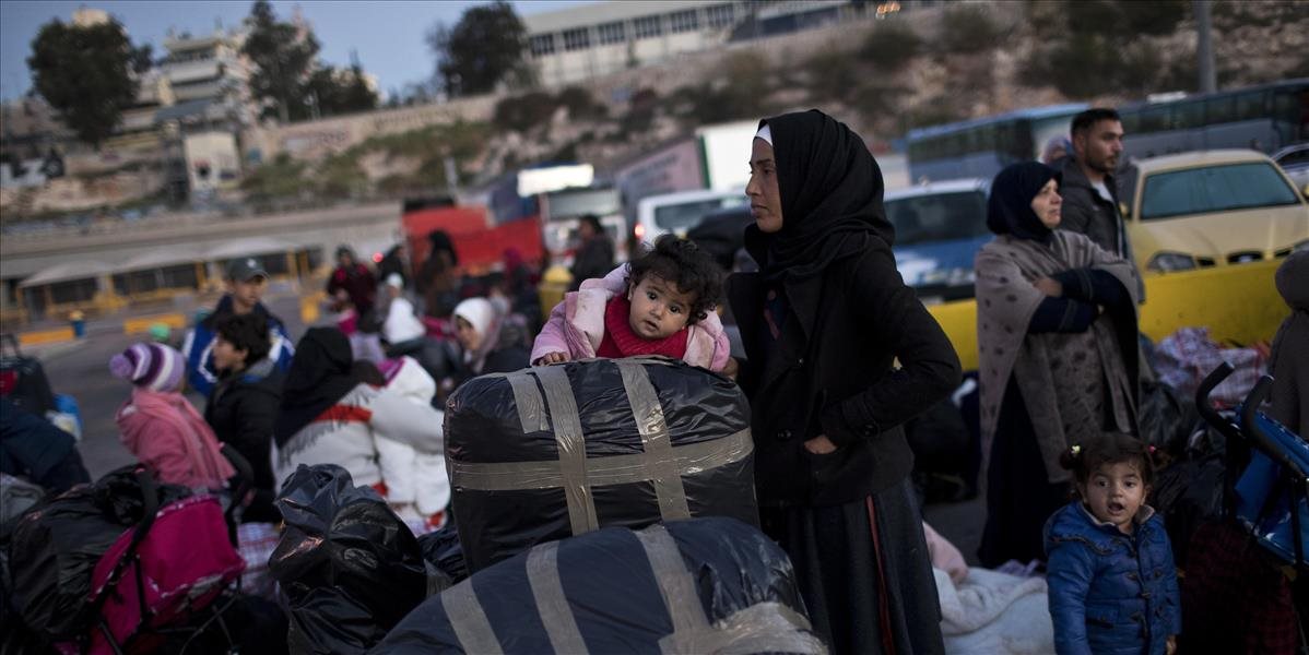 Vzbura v utečeneckom tábore na Lesbose viedla k zatknutiu 15 osôb