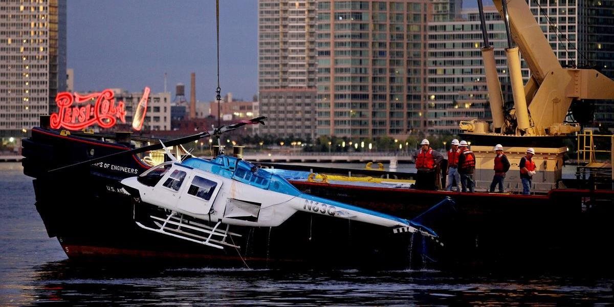 AKTUALIZOVANÉ FOTO + VIDEO Pri zrútení vrtuľníka v New Yorku zahynuli piati ľudia