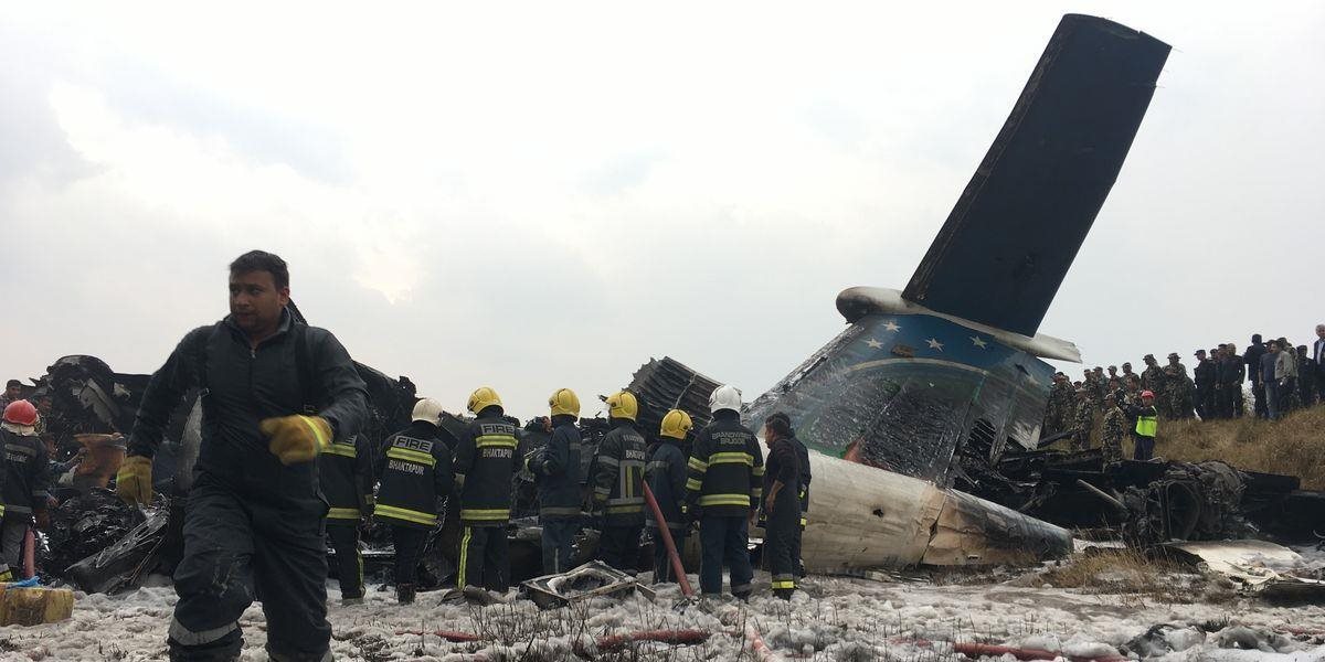 AKTUALIZOVANÉ FOTO Dopravné lietadlo havarovalo na letisku v nepálskom Káthmandu: Zahynulo najmenej 38 ľudí