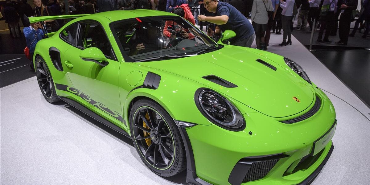 Automobilka Porsche predala medziročne viac vozidiel a zvýšila príjmy