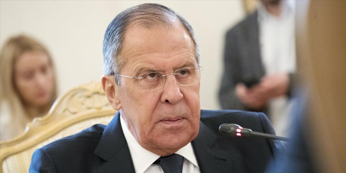 Moskva čoskoro zareaguje na vyhostenie ruských diplomatov z Británie, hrozí Lavrov