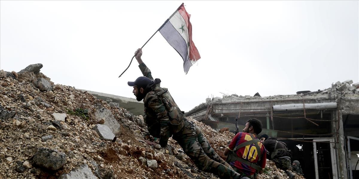 Sýria si pripomína sedem rokov vojny, tisíce ľudí opúšťajú spaľovanú Ghútu