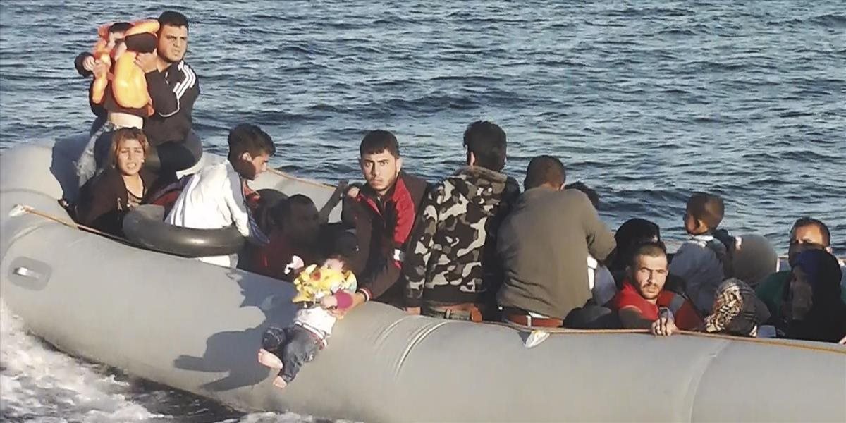 Grécka polícia zatkla 11 ľudí podozrivých z prevádzačstva migrantov