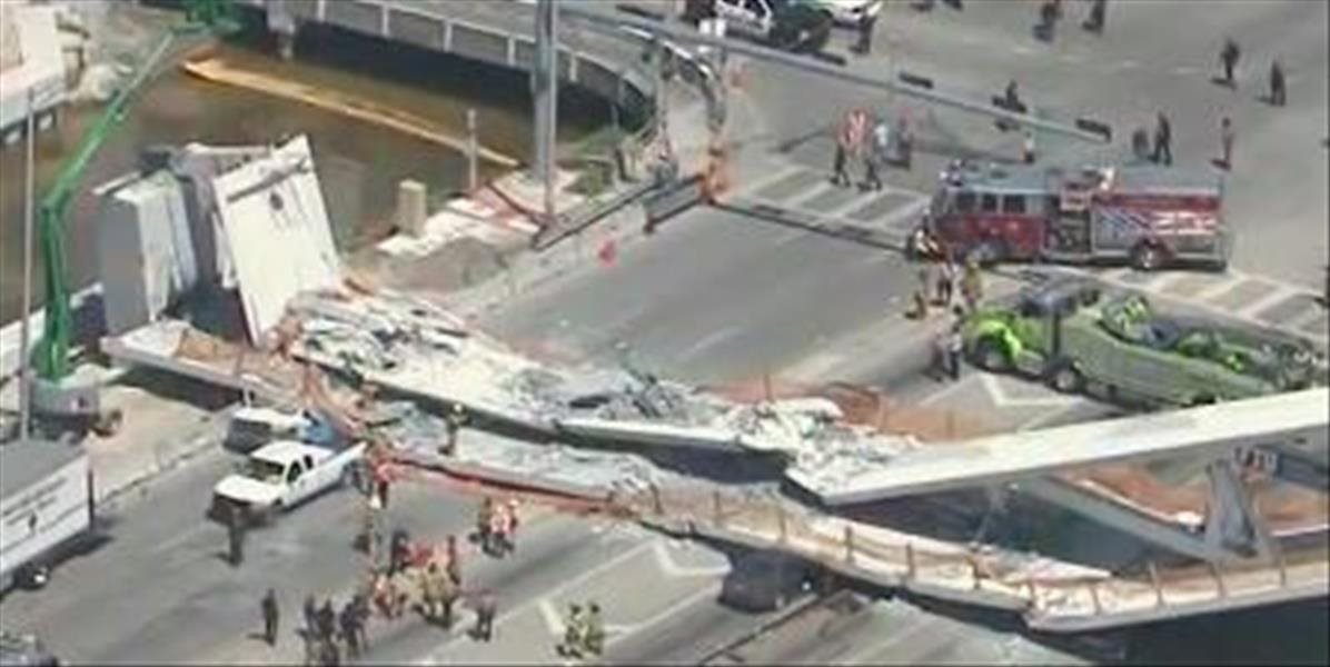 VIDEO Na Floride sa zrútil most pre peších; uviazli pod ním ľudia i vozidlá
