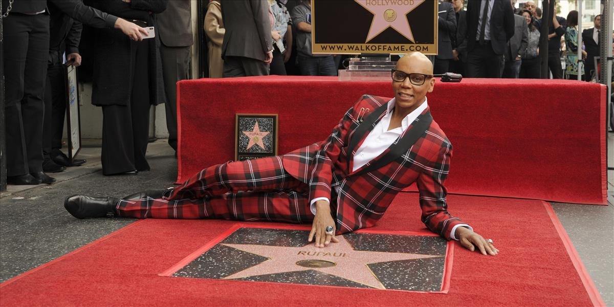 RuPaul je prvou drag queen, ktorá má hviezdu na hollywoodskom Chodníku slávy