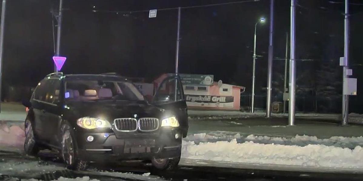VIDEO Po naháňačke chytili štyroch Litovčanov podozrivých z krádeže auta