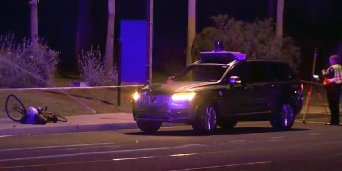 Samojazdiace auto taxislužby Uber zrazilo a zabilo chodkyňu v Arizone