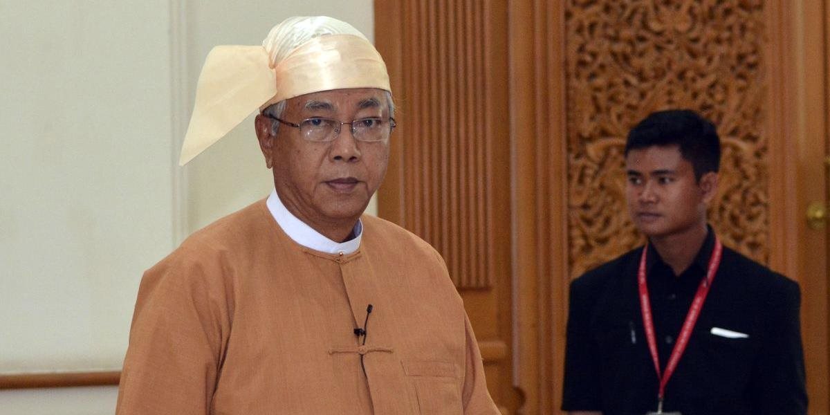 Mjanmarský prezident Tchin Ťjo sa vzdal svojej funkcie