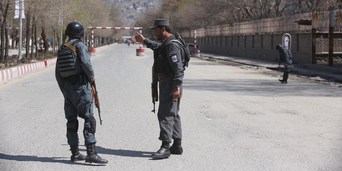 Pri samovražednom útoku v Kábule zahynulo najmenej 26 ľudí