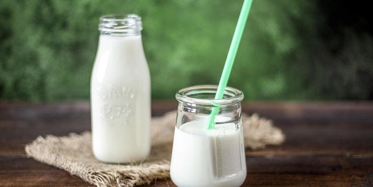Pravda o mlieku: Obsahuje dôležité látky, alebo zahlieňuje?