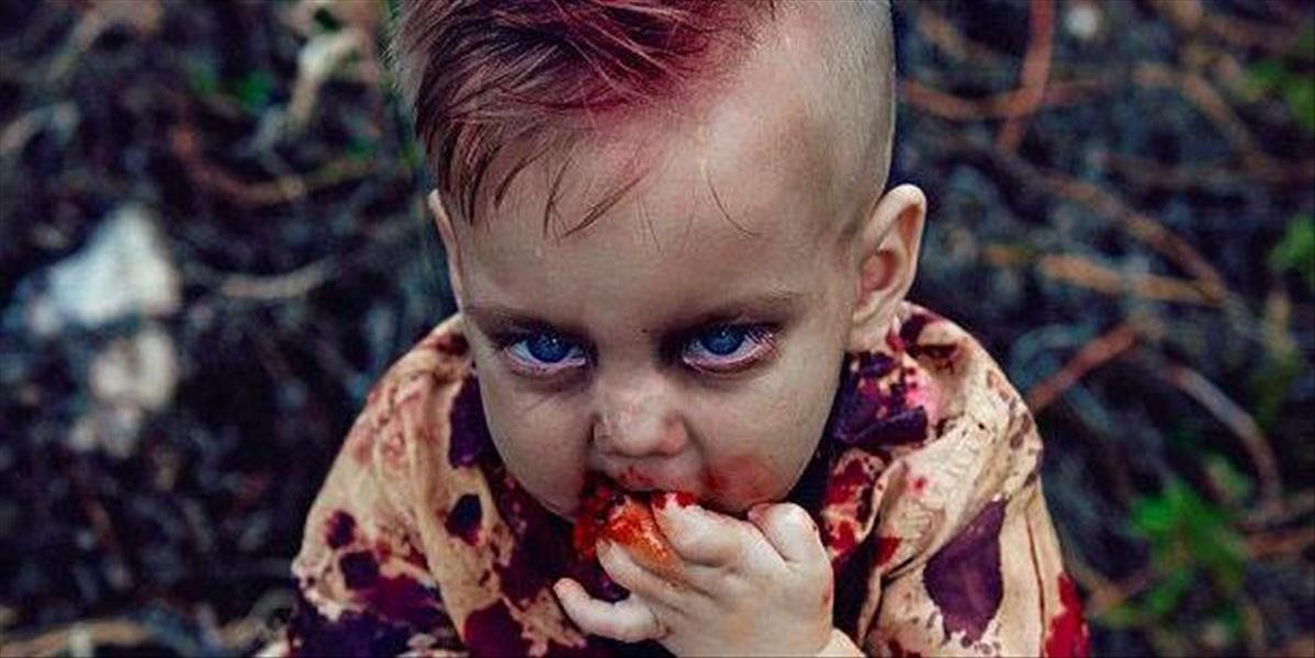 Matka nafotila ročného syna ako zombie. Dôvod vás prekvapí!