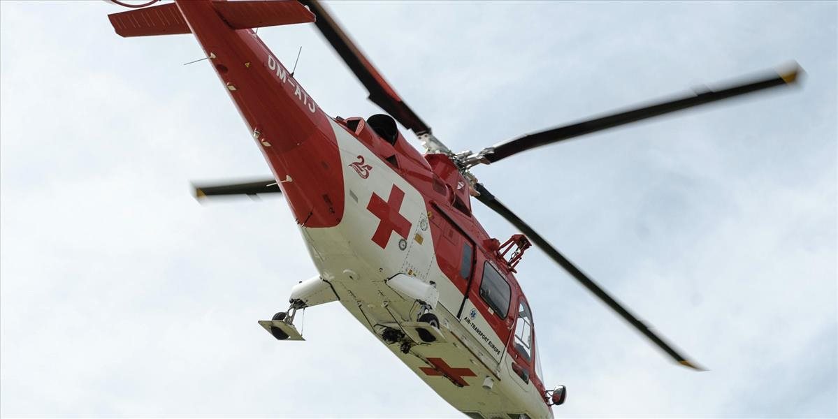 Leteckí záchranári pomáhali zranenému bežcovi a skialpinistke