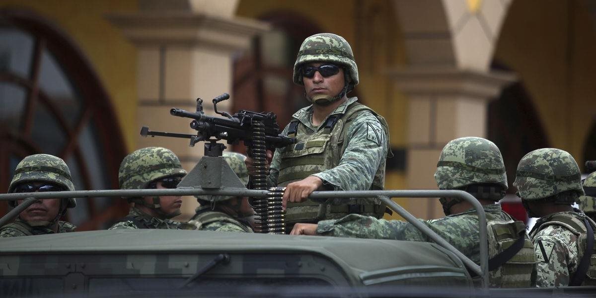 Počas útokov v Mexiku zomrel vojak, ďalších dvanásť je zranených