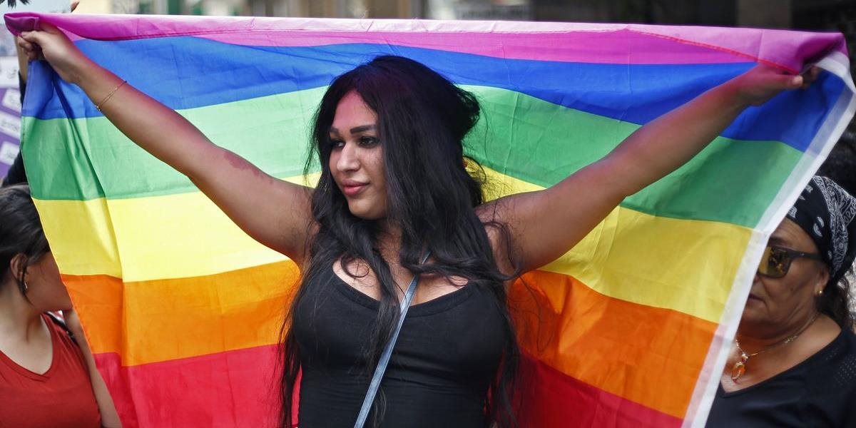 Rumunsko zvažuje legalizáciu homosexuálnych partnerstiev