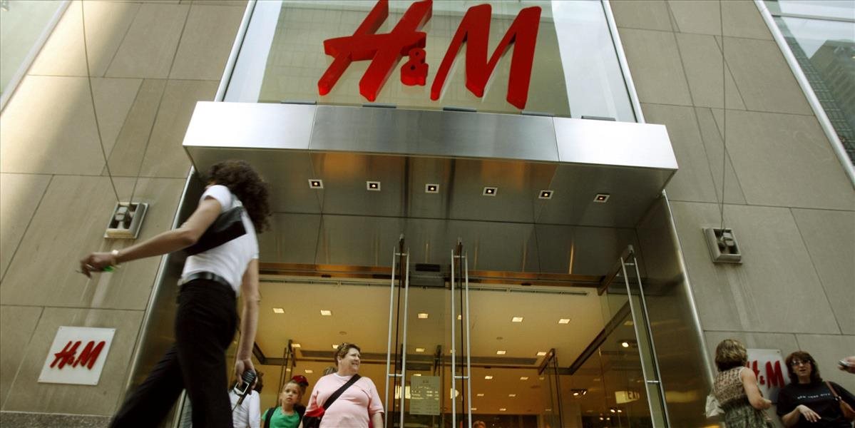 Zisk švédskeho módneho reťazca H&M oslabil o 44 %