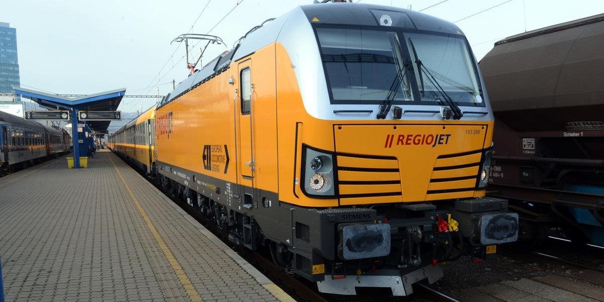 RegioJet chce zvýšiť kapacitu vlakov medzi Bratislavou a Komárnom