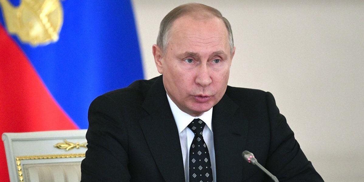 IS je porazený, ale stále má ničivý potenciál a môže kdekoľvek udrieť, varuje Putin