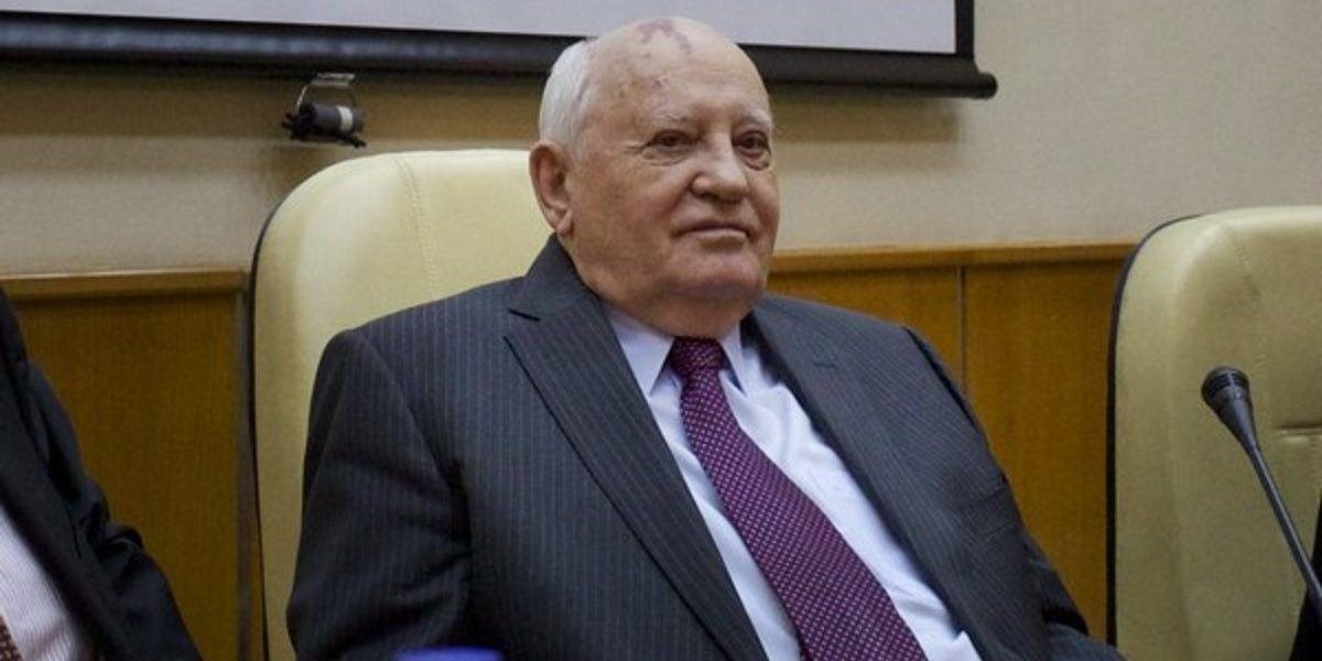 Gorbačov sa obáva konfrontácie Ruska s USA, žiada schôdzku Putina s Trumpom