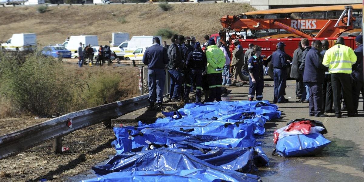 Nehoda autobusu v Keni si vyžiadala 17 mŕtvych