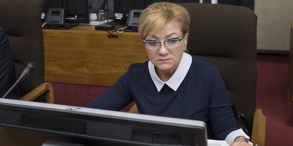 Laššáková sa budúci týždeň stretne so signatármi petície za jej odstúpenie