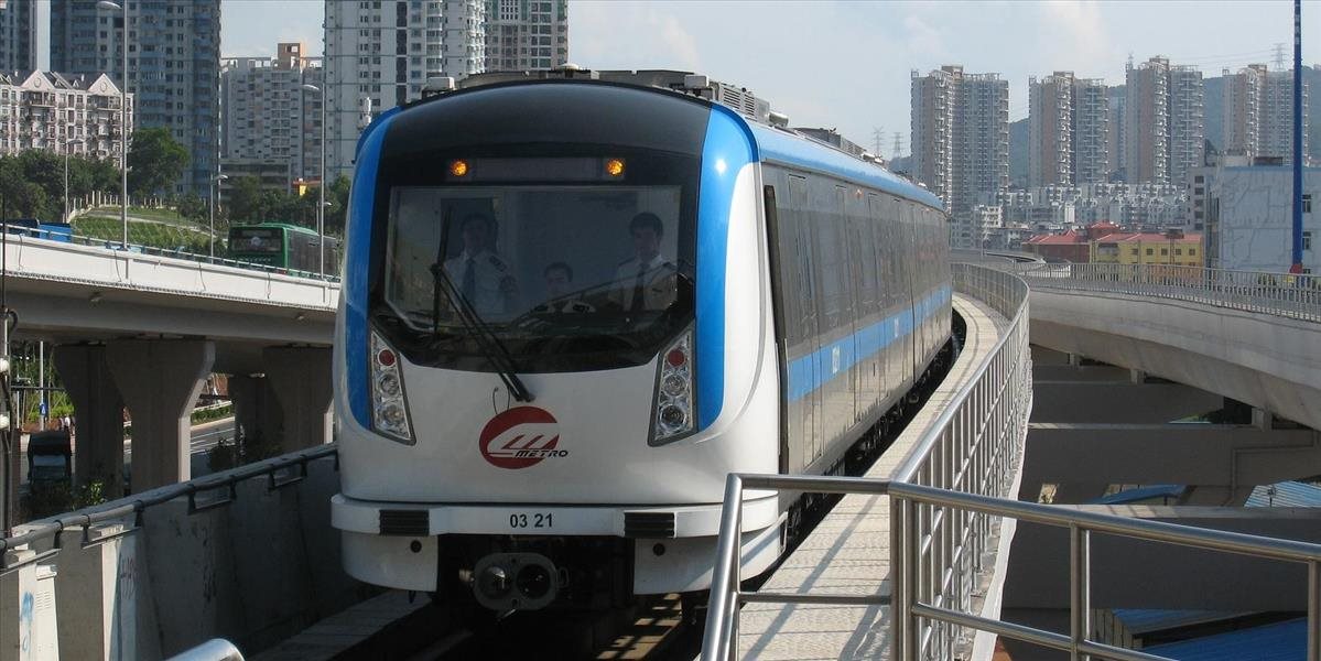 Cestujúci prvého metra v čínskom Sin-ťiangu sa budú musieť legitimovať