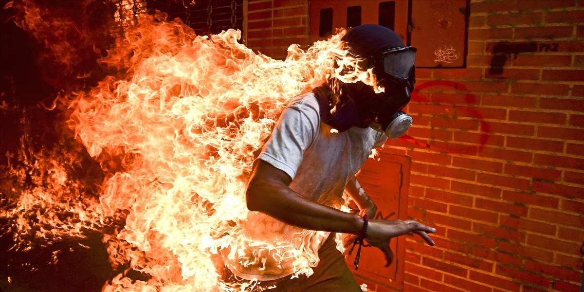 FOTO Cenu World Press Photo 2018 získal záber z pouličných protestov vo Venezuele