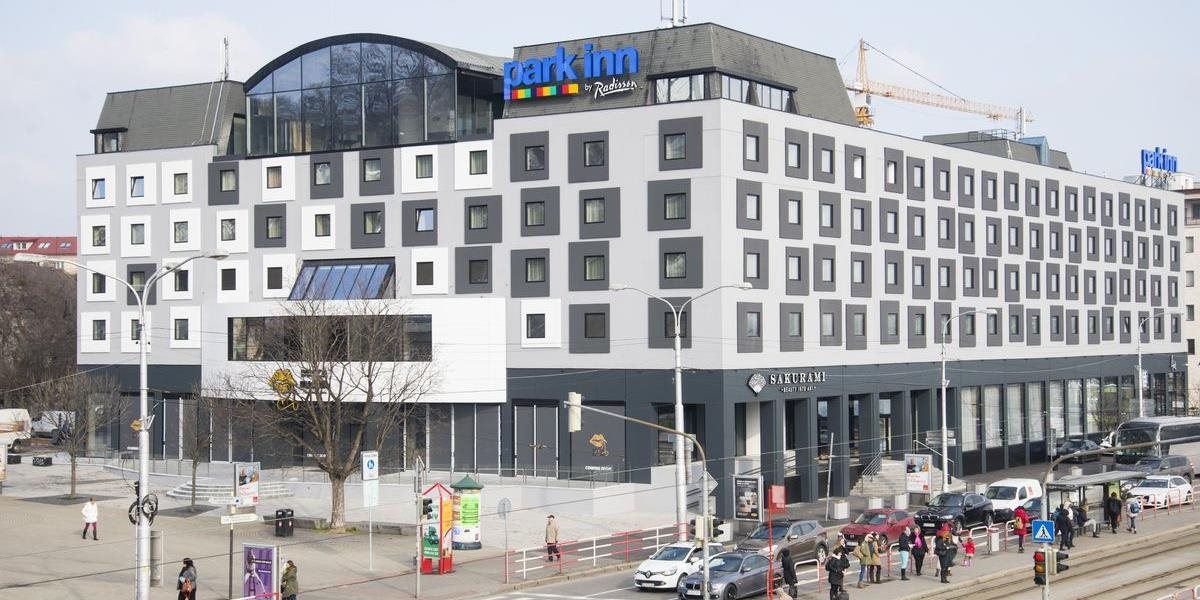 Kritizovanú fasádu hotela v centre Bratislavy bude musieť investor zmeniť