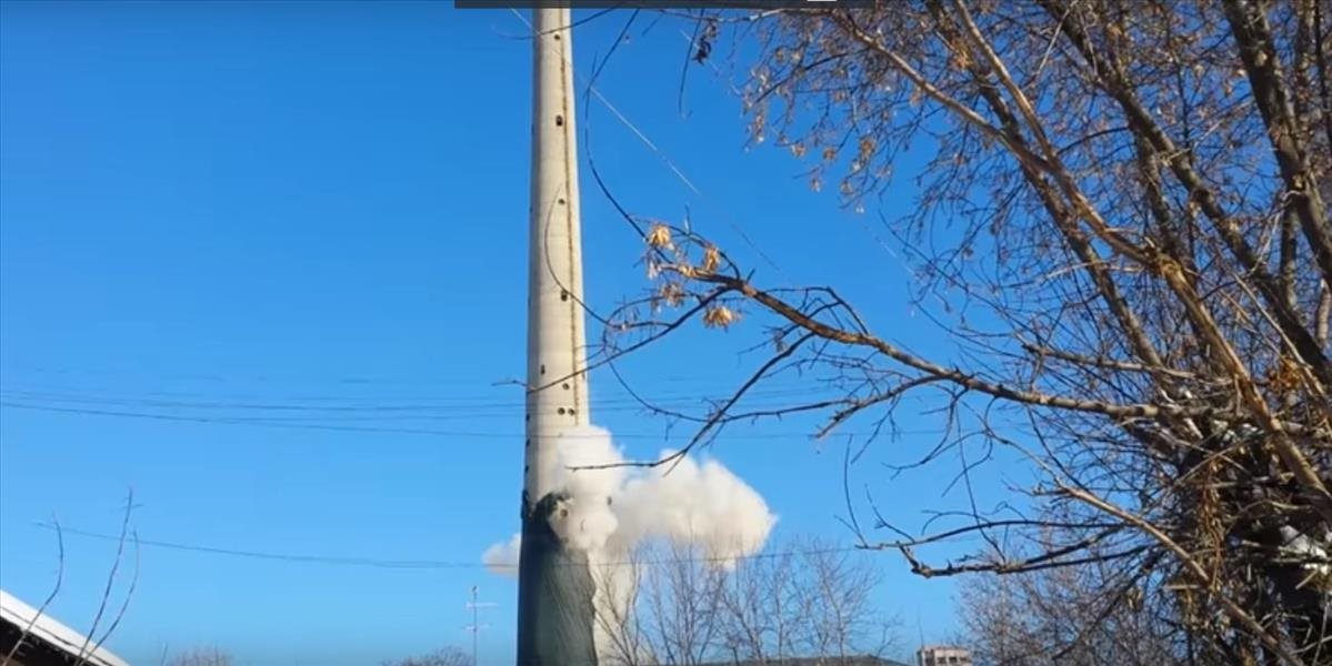 VIDEO V Jekaterinburgu odstrelili vysokú televíznu vežu z éry socializmu