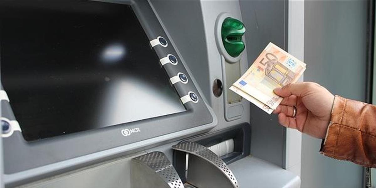 Nemci využívajú bankomaty čoraz menej